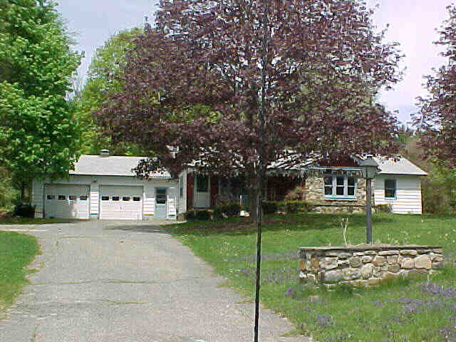 Building photograph for 10 WEATOGUE ROAD